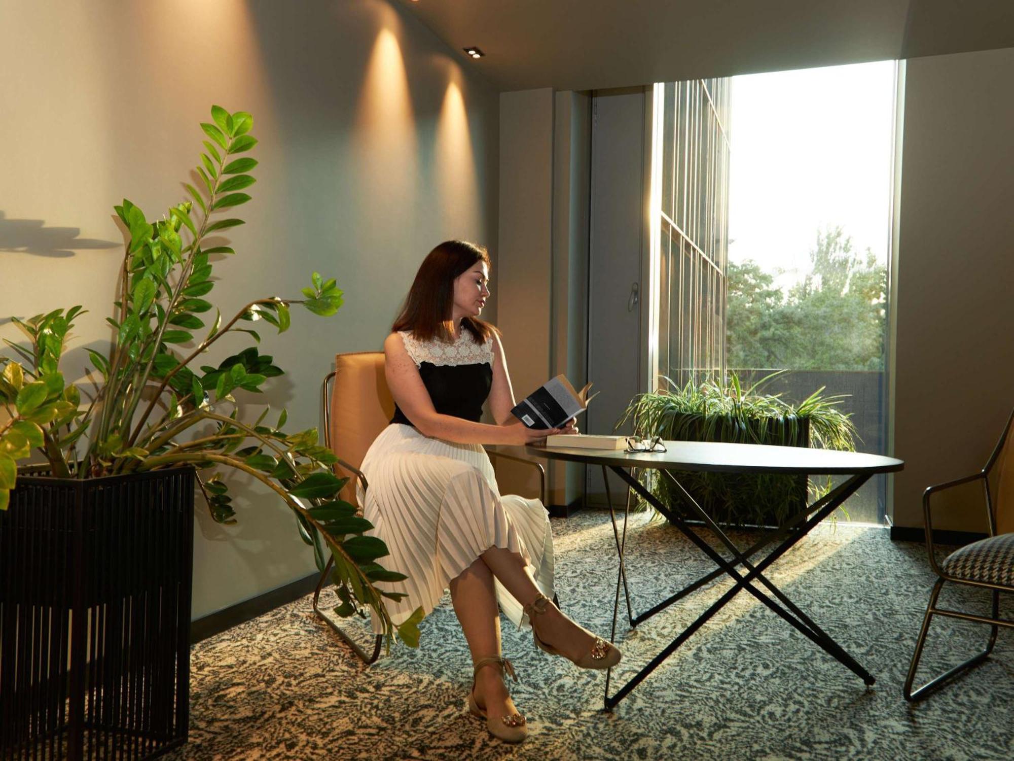 Novotel Living Almaty Jetisu 外观 照片