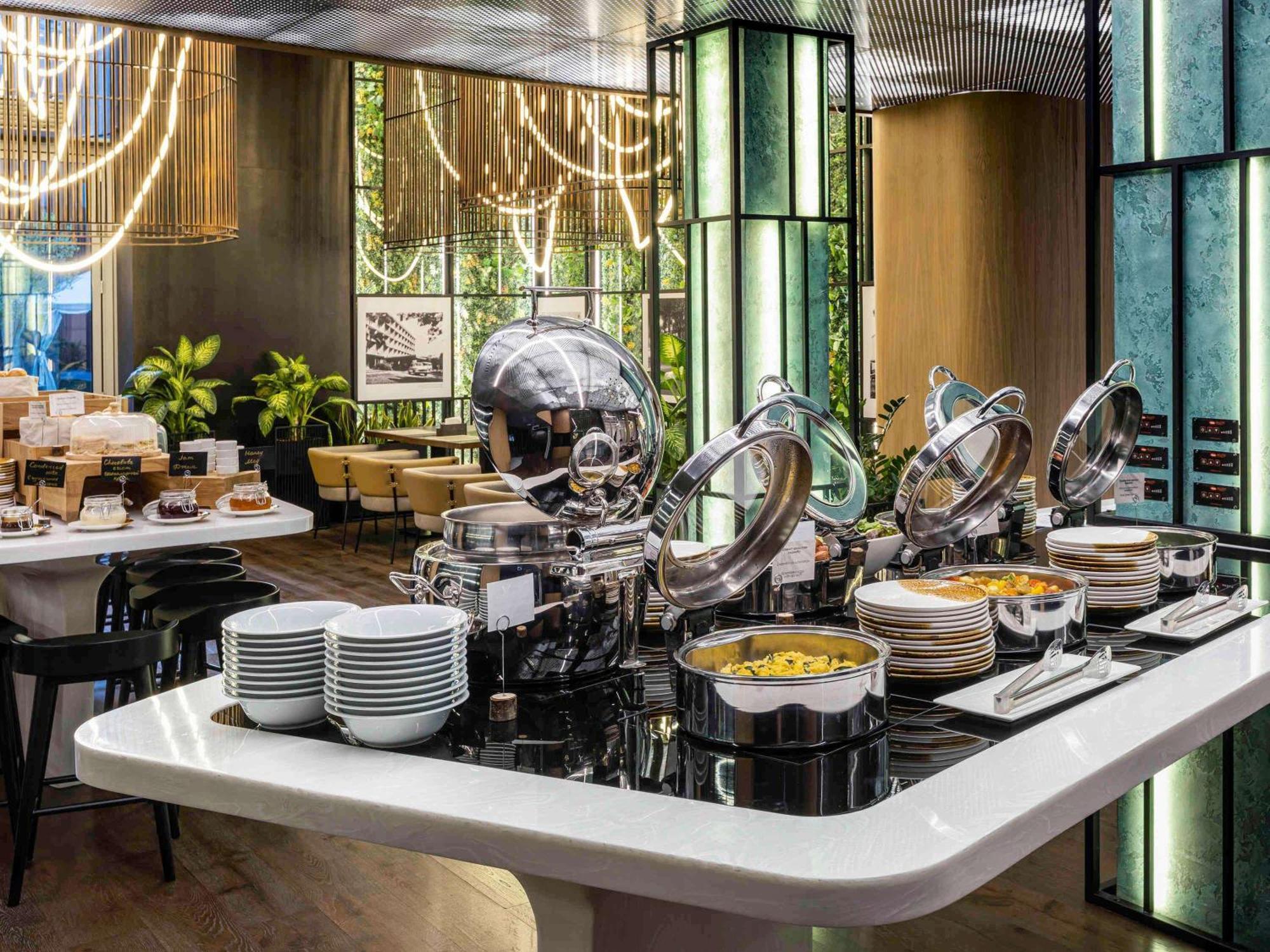 Novotel Living Almaty Jetisu 外观 照片